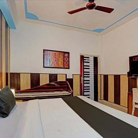 Hotel O Greno House Near Pvr Ansal Plaza Грейтър Нойда Екстериор снимка