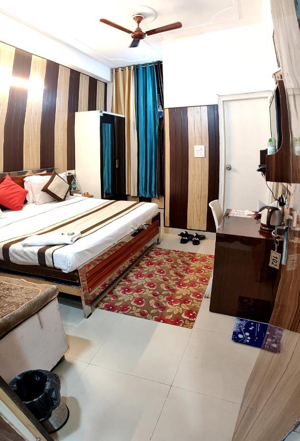 Hotel O Greno House Near Pvr Ansal Plaza Грейтър Нойда Екстериор снимка