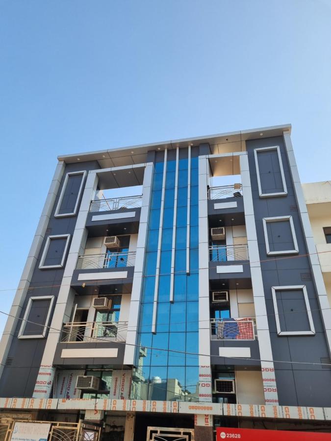 Hotel O Greno House Near Pvr Ansal Plaza Грейтър Нойда Екстериор снимка