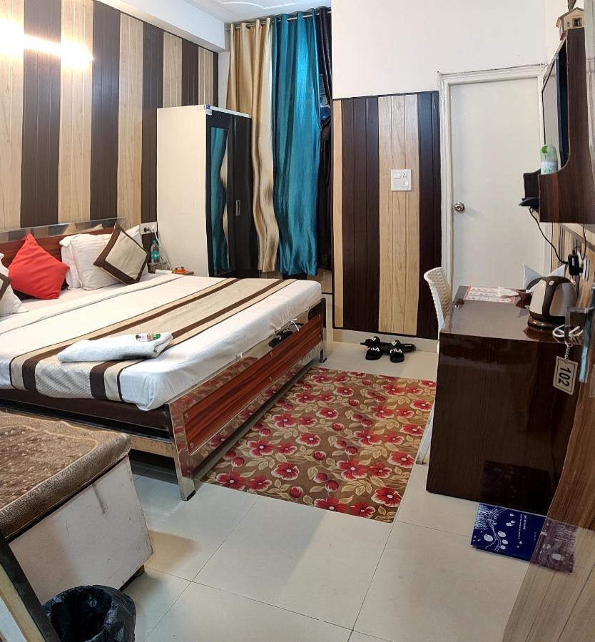 Hotel O Greno House Near Pvr Ansal Plaza Грейтър Нойда Екстериор снимка