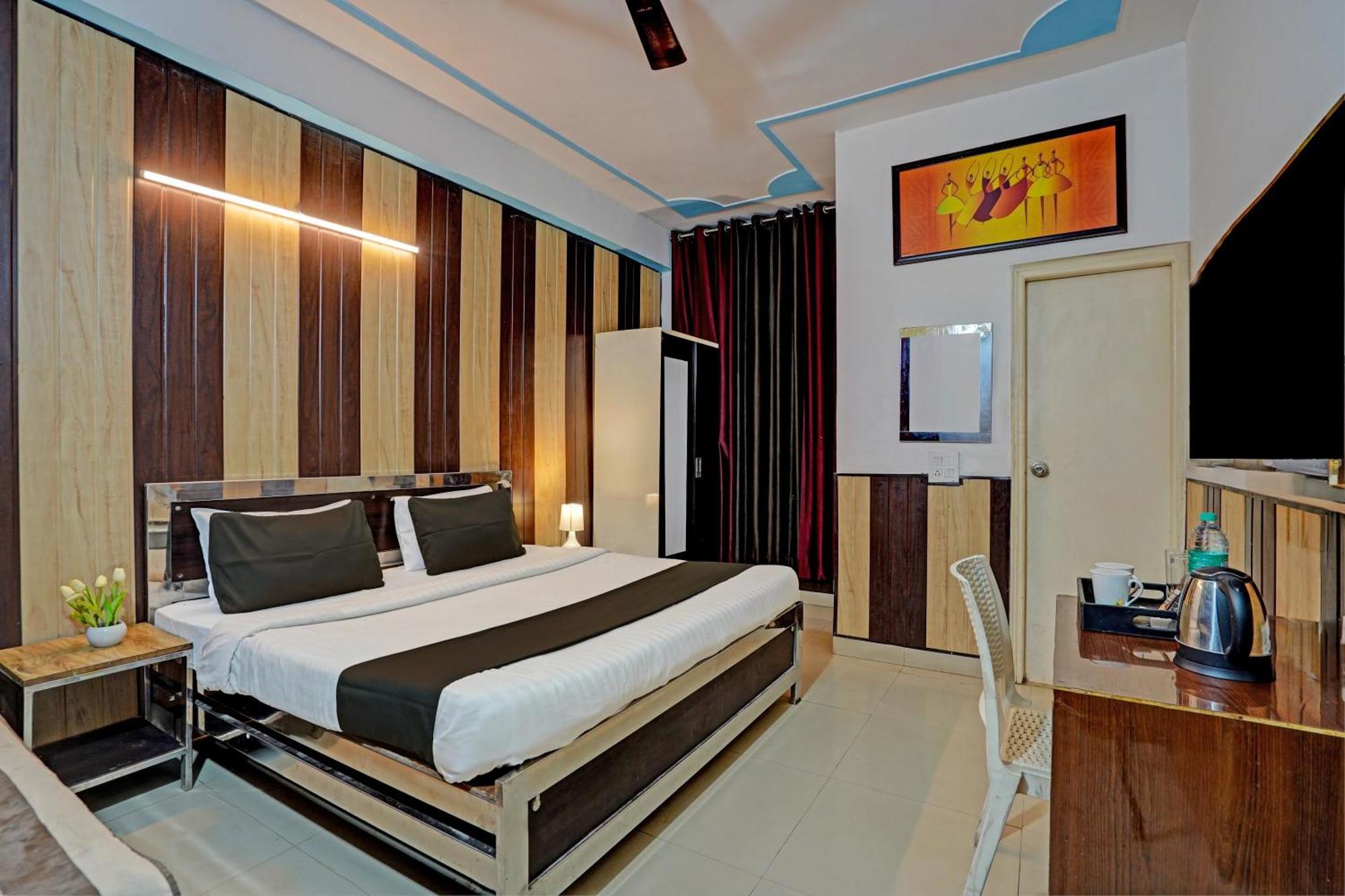 Hotel O Greno House Near Pvr Ansal Plaza Грейтър Нойда Екстериор снимка