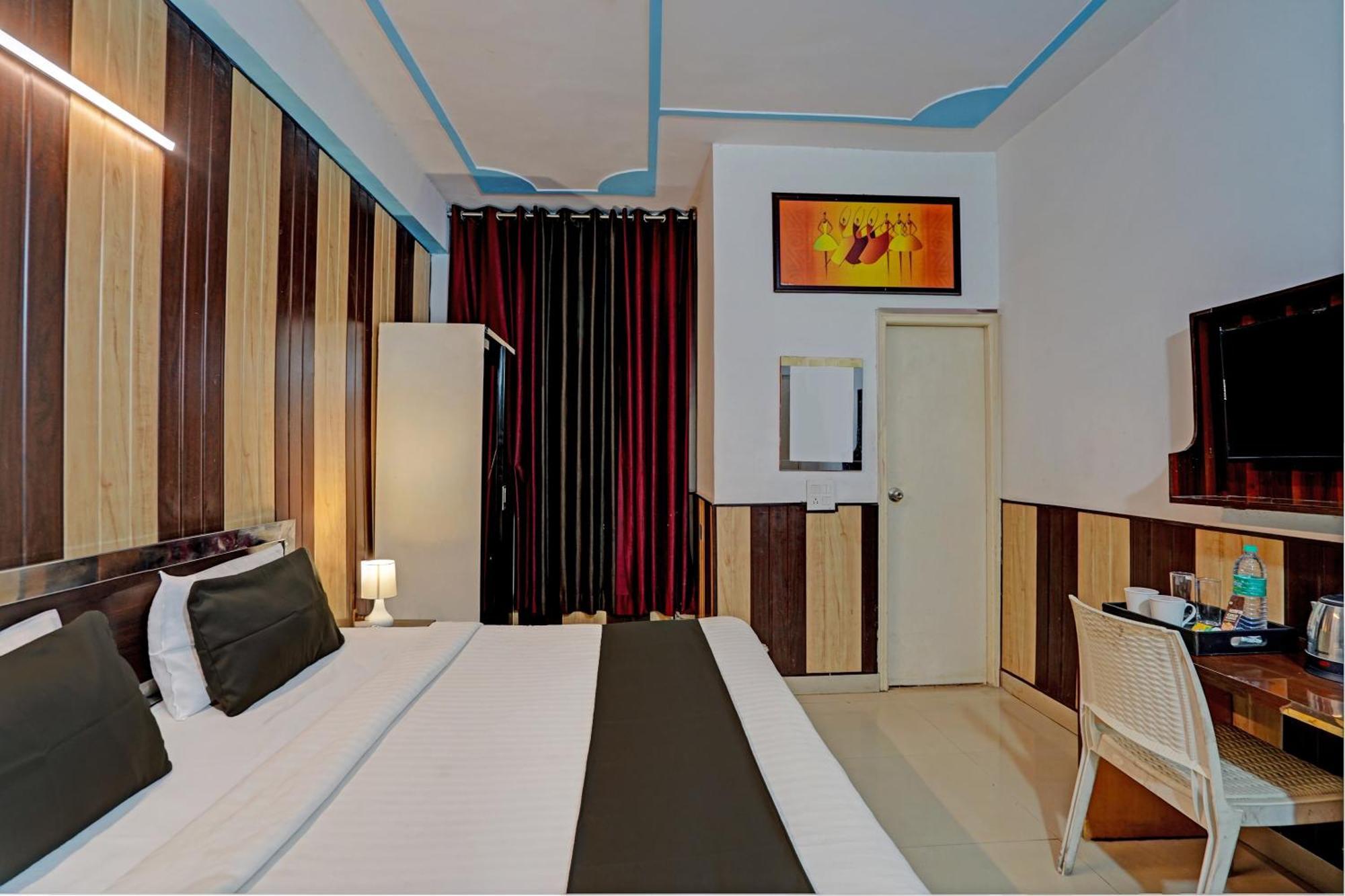 Hotel O Greno House Near Pvr Ansal Plaza Грейтър Нойда Екстериор снимка