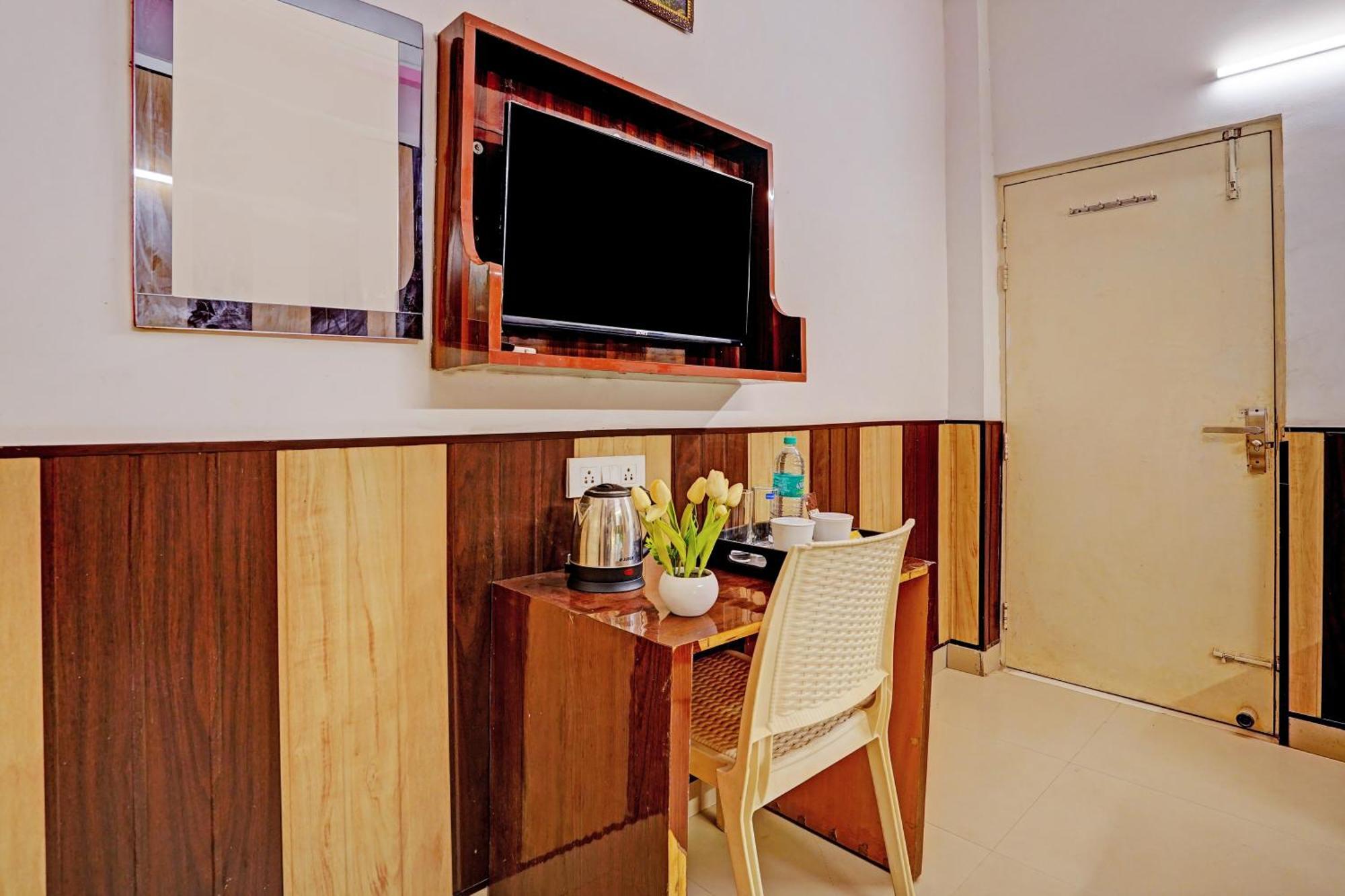 Hotel O Greno House Near Pvr Ansal Plaza Грейтър Нойда Екстериор снимка