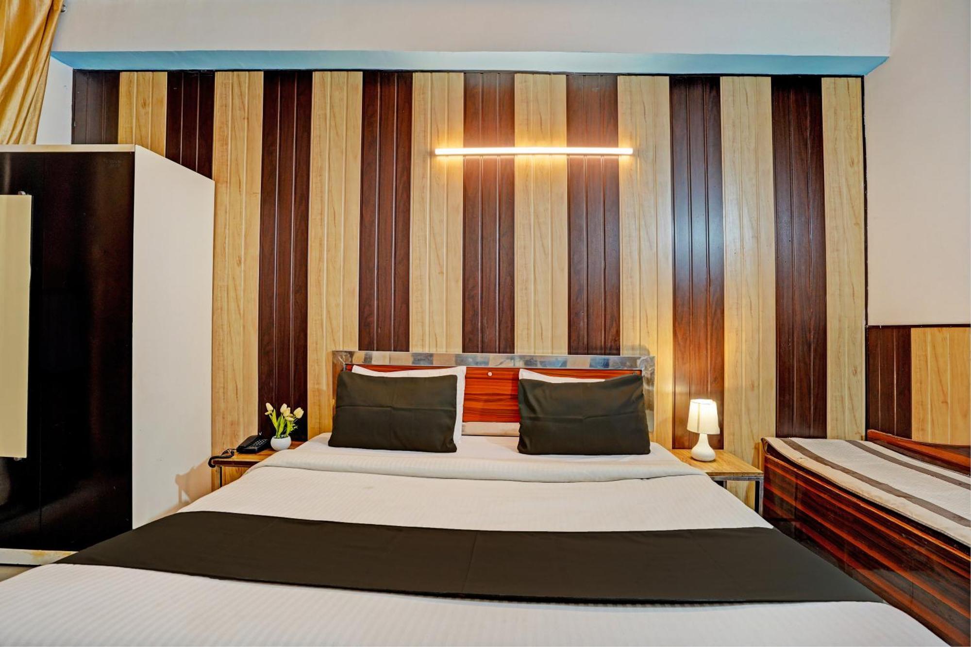 Hotel O Greno House Near Pvr Ansal Plaza Грейтър Нойда Екстериор снимка