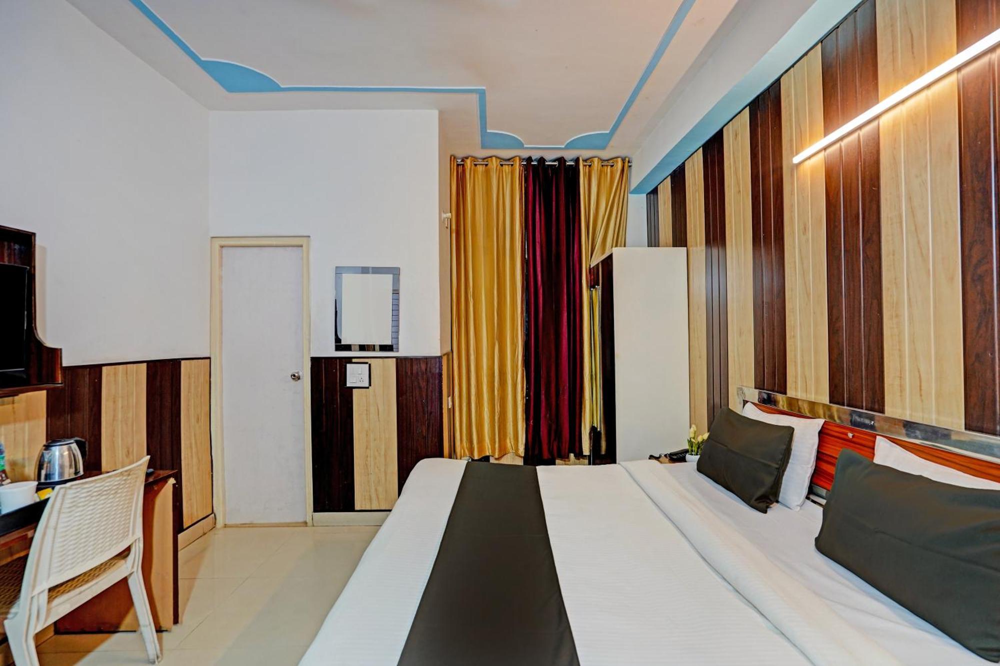 Hotel O Greno House Near Pvr Ansal Plaza Грейтър Нойда Екстериор снимка