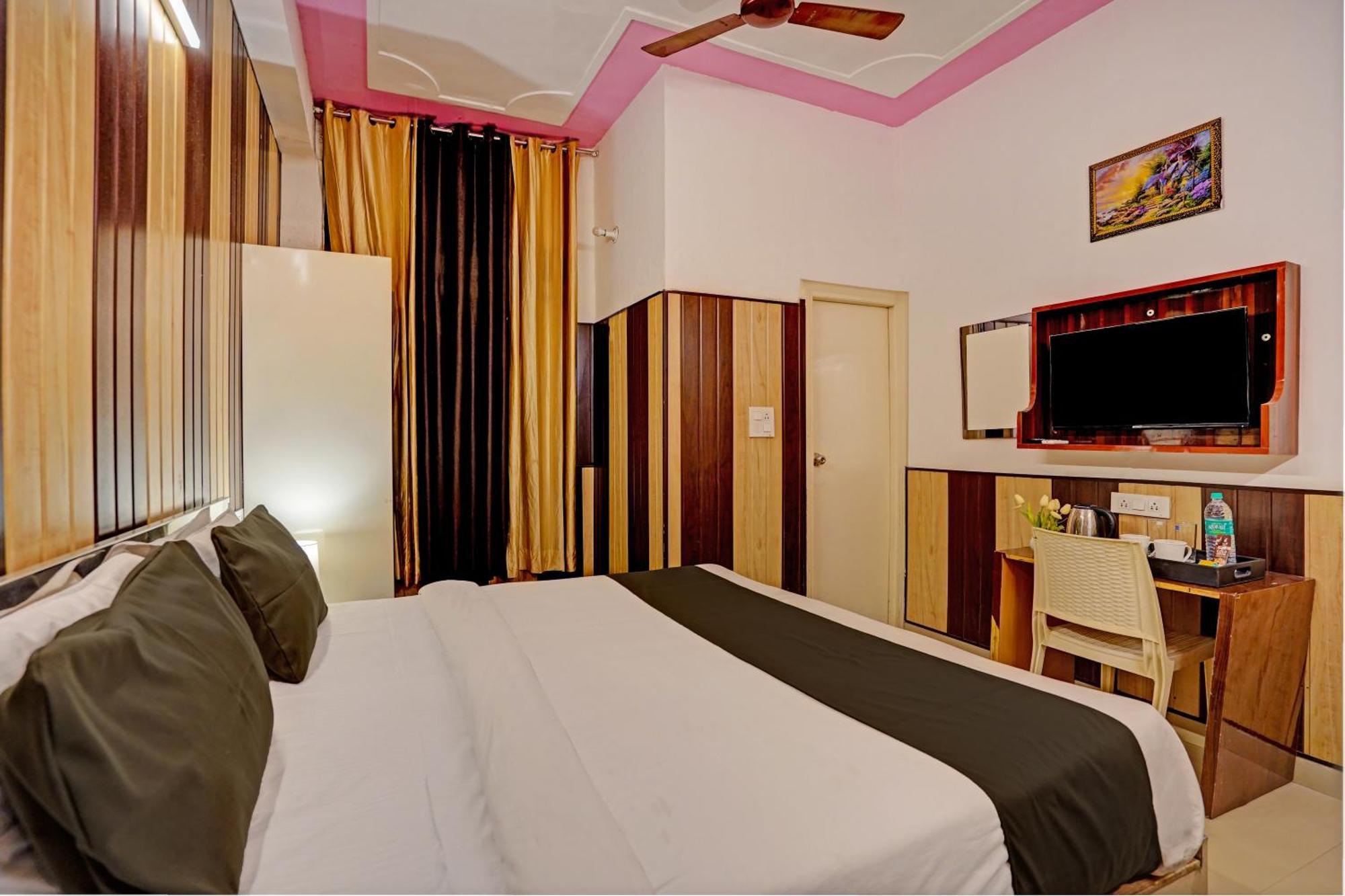 Hotel O Greno House Near Pvr Ansal Plaza Грейтър Нойда Екстериор снимка