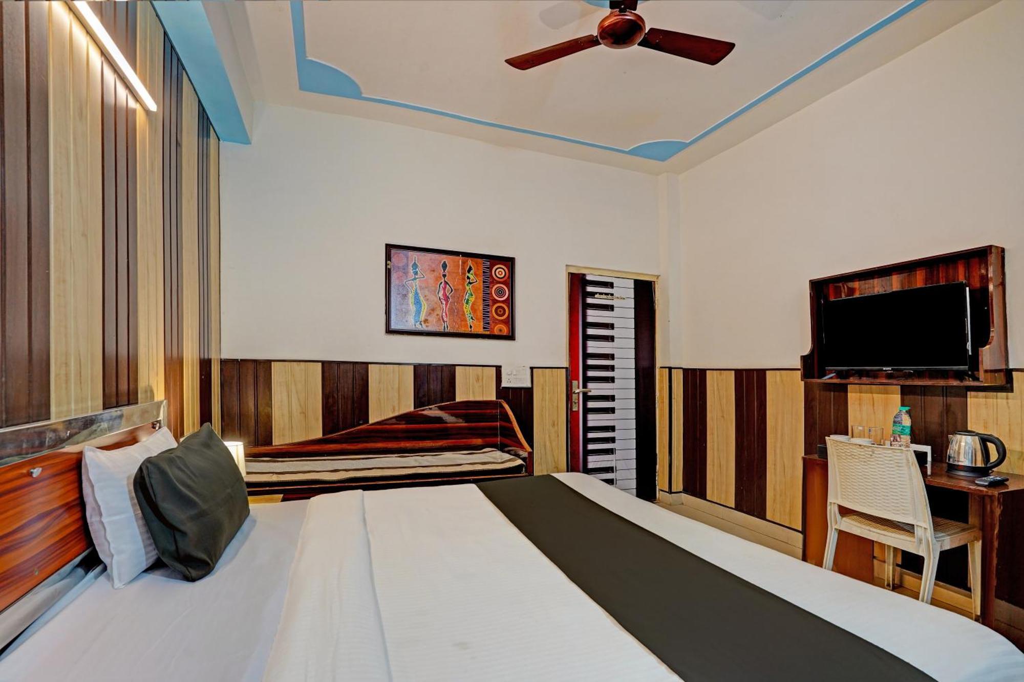 Hotel O Greno House Near Pvr Ansal Plaza Грейтър Нойда Екстериор снимка